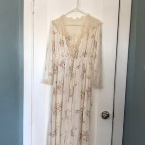 Vintage Gilead Peignoir Set